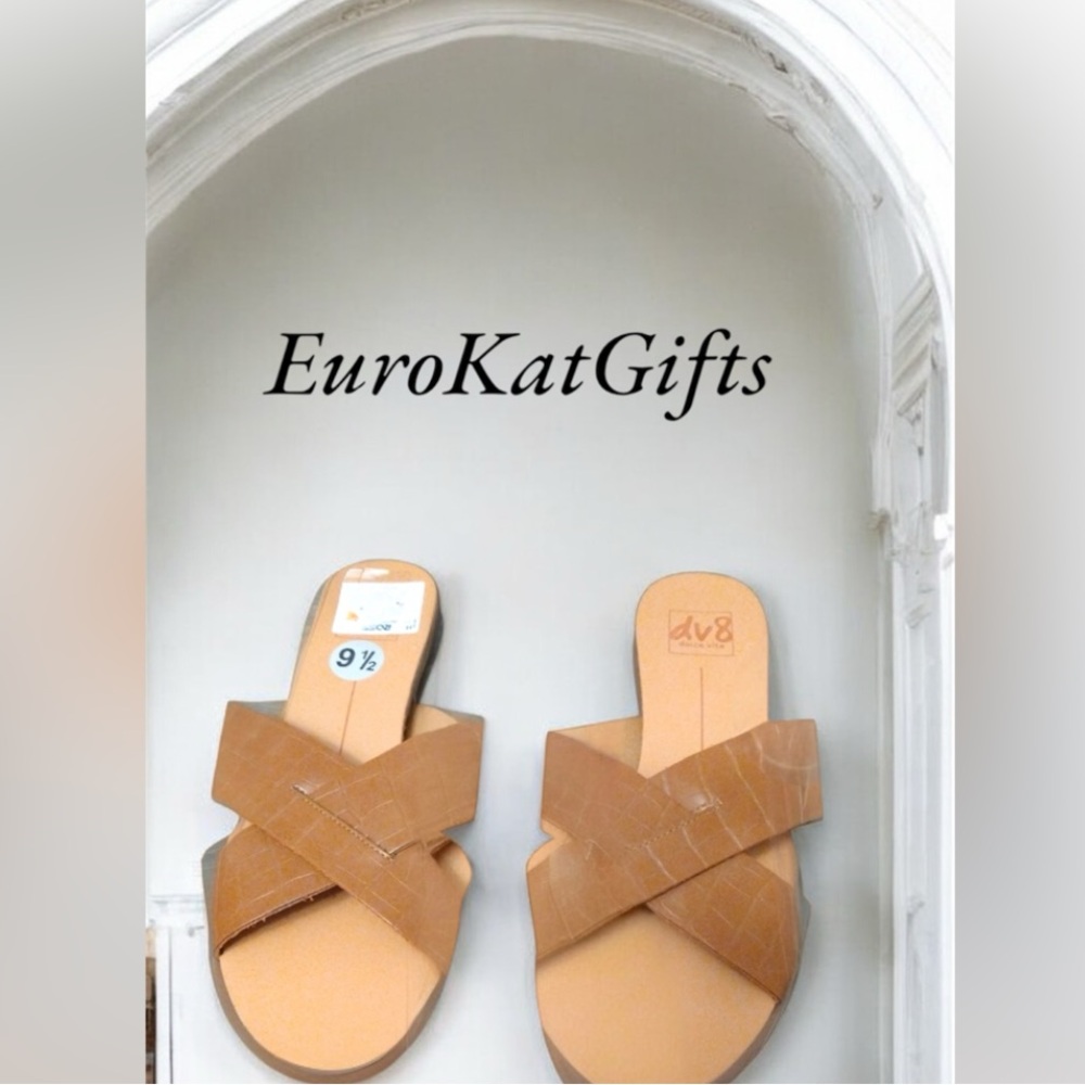 Dolce Vita Slides size 9.5 Tan Brown Sandals Shoes NEW